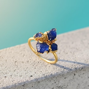 Natural Raw Tanzanite Ring \ Gemstone Jewelry \ Stackable Ring \ Dainty Ring \ Minimal Ring \ Birthstone Ring \ Womens Ring \ Vintage Ring