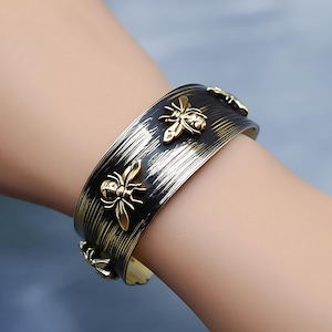 BUTTERFLY Brass Cuff Bracelet \ Butterfly Jewelry Gifts \ Metal Bracelet \ Art Bracelet \ Handmade Jewelry \ Minimalist Bracelet \ Gift Item