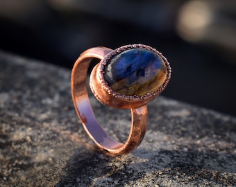 Handmade Copper Labradorite Ring, Vintage Style (14x10mm)