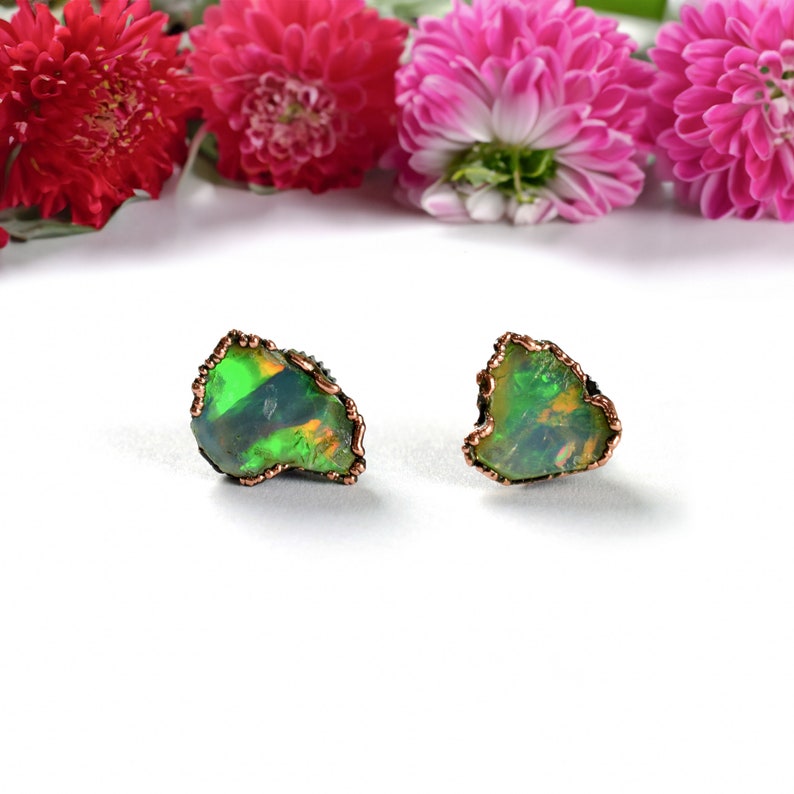 Natural Fire Opal Gemstone Stud Oorbellen Messing Oorbellen Push Back Stud Minimale oorbellen Opal Stud Geschenken voor haar Verjaardagscadeau afbeelding 6