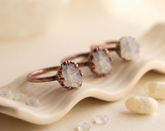 Raw Rainbow Moonstone Ring - Copper Wedding Stacking Ring - Gift For Her - Gemstone Jewelry