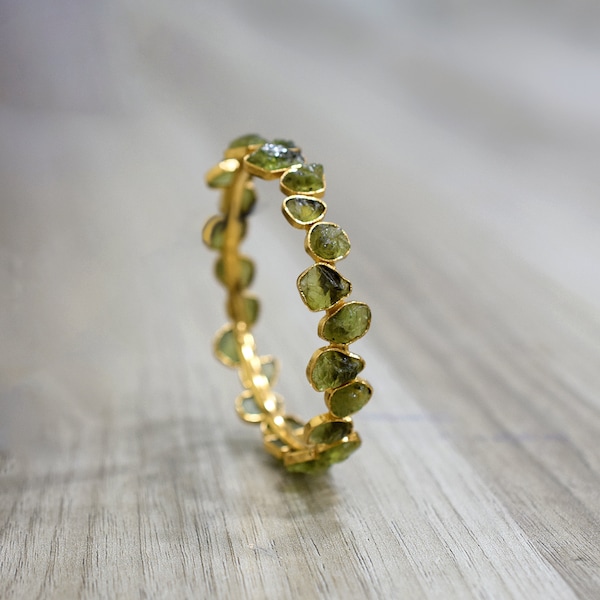Brazalete de peridoto verde natural \ Pulsera hecha a mano \ Brazalete minimalista \ Brazalete de boda \ Regalos para ella \ Pulsera con varias piedras