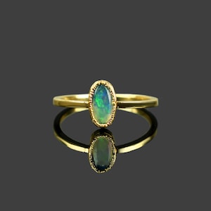 Anello con pietra preziosa naturale in opale di fuoco \ Anello delicato \ Anello elegante \ Regalo di anniversario \ Anello delicato \ Gioielli fatti a mano \ Anelli per donna