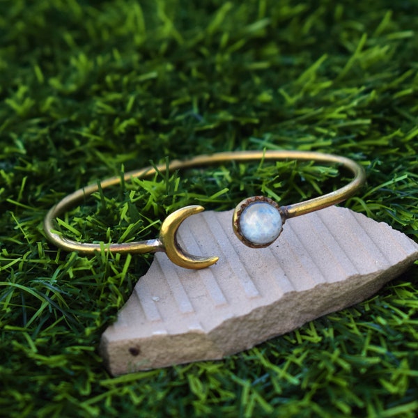 Natural Rainbow Moonstone Gemstone Bangle \ Cuff Bangle \ Open Bangle \ Wedding Bangle \ Boho Bracelet \ Vintage Bangle \ Adjustable Bangle