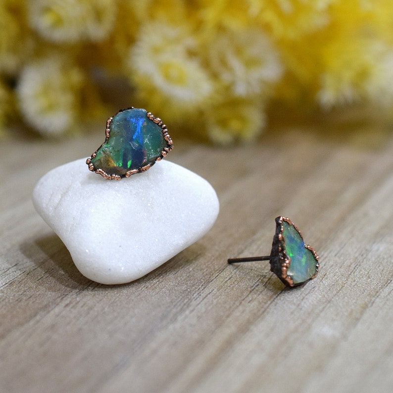 Natural Fire Opal Gemstone Stud Oorbellen Messing Oorbellen Push Back Stud Minimale oorbellen Opal Stud Geschenken voor haar Verjaardagscadeau afbeelding 7