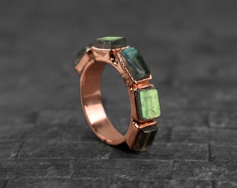 Natural Labradorite Chips Gemstone Band Ring \ Channel Setting Ring \ Rings For Women \ Labradorite Band \ Stackable Ring \ Gifts For Her