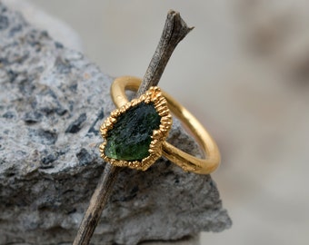 Anello portafortuna smeraldo grezzo \ Anello pietra grezza \ Gioielli da donna \ Anello dichiarazione \ Anello portafortuna \ Anello nuziale \ Anello vintage \ Anelli Boho