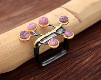 Natural Rough Ruby Gemstone Ring \ Vintage Ring \ Raw Stone Ring \ Wedding Ring \ Raw Ruby Ring \ Birthstone Ring \ Crisscross Ring