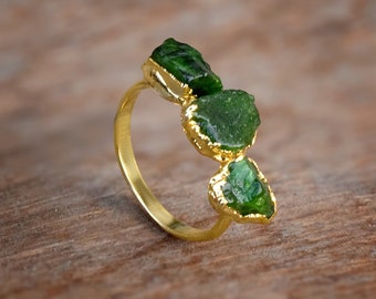 Natural Rough Emerald Gemstone Ring \ Raw Emerald Ring \ Birthstone Ring \ Handmade Jewelry \ Minimal Ring \ Vintage Ring \ Multi Stone Ring