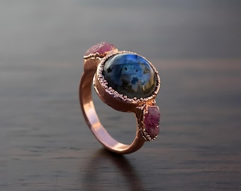 Anillo de labradorita y rubí en bruto | Joyería artesanal | Accesorios para dedos de estilo vintage