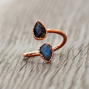 Natural Labradorite Gemstone Ring \ Anniversary Gifts \ Bypass Ring \ Rings For Women \ Dainty Ring \ Handmade Jewelry \ Engagement Ring