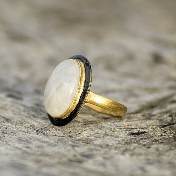 Natural Rainbow Moonstone Statement Ring \ Gemstone Ring \ Big Stone Ring \ Rings For Women \ Minimal Ring \ Handmade Jewelry \ Antique Ring