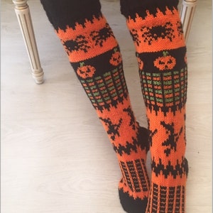 Halloween Woman Knee Socks Pattern, Knitting Pattern, Halloween Costume Pattern, Black and Orange Pumpkin Socks image 4