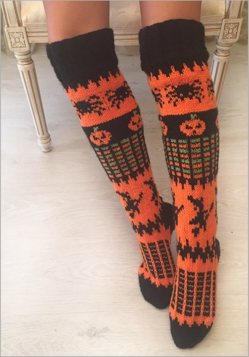 Halloween Woman Knee Socks Pattern, Knitting Pattern, Halloween Costume Pattern, Black and Orange Pumpkin Socks image 4