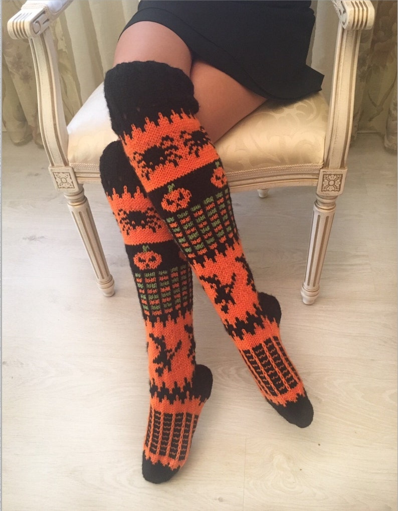 Halloween Woman Knee Socks Pattern, Knitting Pattern, Halloween Costume Pattern, Black and Orange Pumpkin Socks image 6