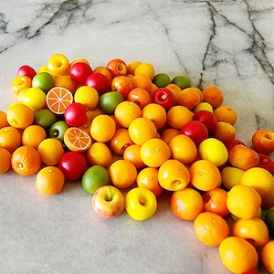 8pcs - Miniature Dollhouse Food Apples Oranges Fruit 1:12 Scale