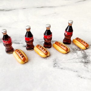 Miniature Dollhouse Food Grilled Hotdogs and Drinks 8pcs