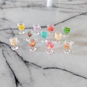 1:12 Miniature Red Wine Glasses Set (10-Piece) - Dollhouse