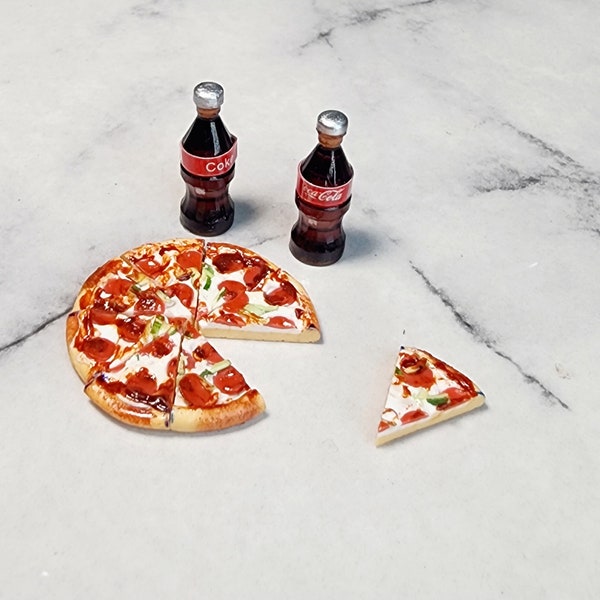 Miniature Dollhouse Food 8pc Pepperoni Pizza and Drinks