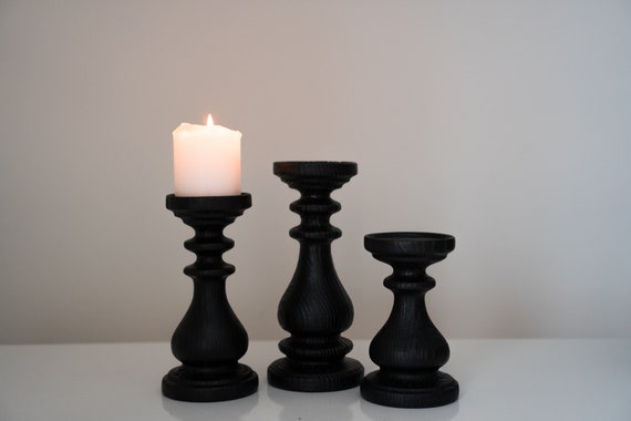 Coole schwarze Kerzenständer Set 3 rustikale Kerzenstangen Drei Holz Deko Centerpiece Gedrehte Holzsäulen Schwarz Holz Home Design Magic cool