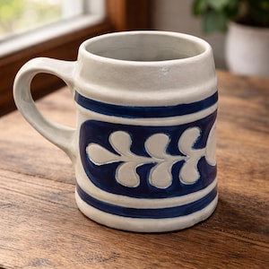 Williamsburg Pottery Salt-Glazed Stoneware Mug Hand-painted Cobalt Blue