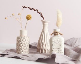 Miniature concrete vase wedding favours, small wedding favours, vase wedding favour, 4 styles and perfect for a single stem or dried flower