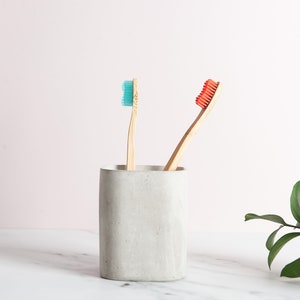 Minimal concrete toothbrush holder, Perfect minimal bathroom decor and available in multiple concrete colours image 1