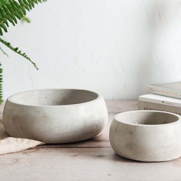 Concrete Bowls, minimal concrete Bowl, two sizes available, perfect for keys, trinkets or as a table centre piece