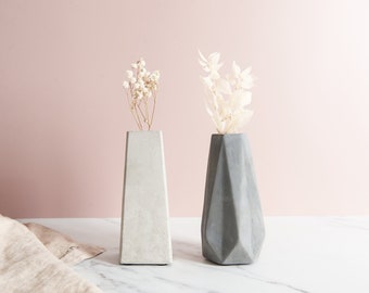 Geometric Concrete Vase: Modern Home Decor for Dried Flowers