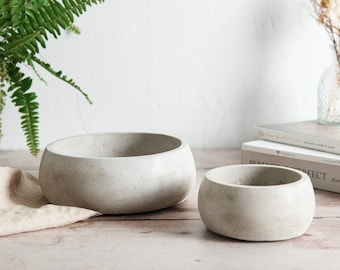 Handmade Concrete Bowl: Modern Curved Edge Home Decor