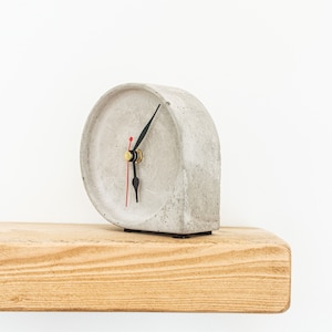 Round minimal concrete clock, modern desk clock, perfect for the office or mantlepiece image 4