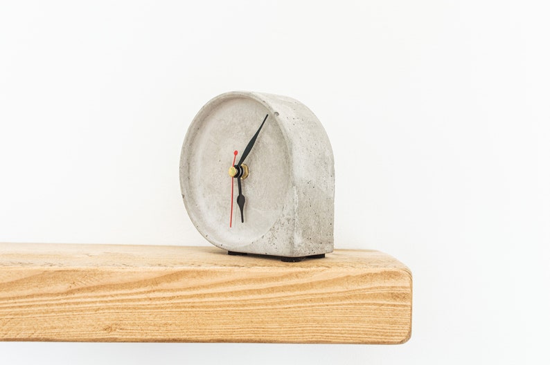 Round minimal concrete clock, modern desk clock, perfect for the office or mantlepiece image 4