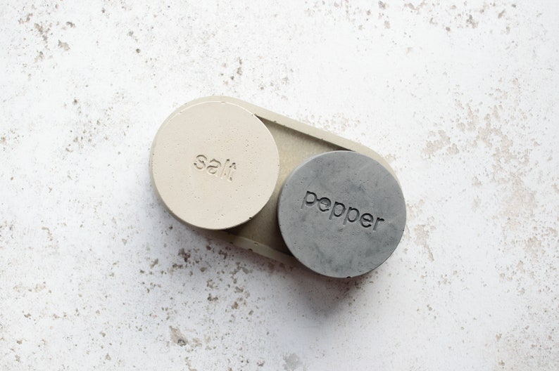 Concrete Salt and Pepper Pinch Pot Set, perfect for a minimal modern kitchen. Salt and pepper pot set in concrete. Salt cellar with lid image 4