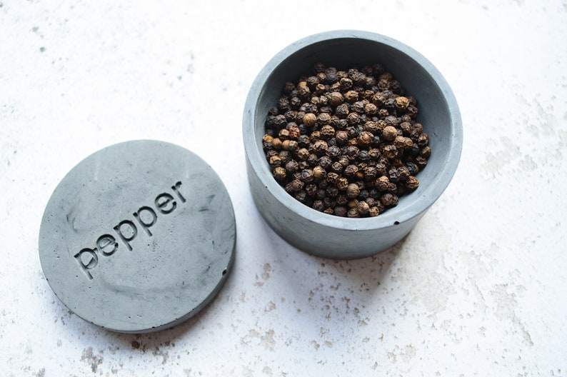 Concrete Salt and Pepper Pinch Pot Set, perfect for a minimal modern kitchen. Salt and pepper pot set in concrete. Salt cellar with lid image 8