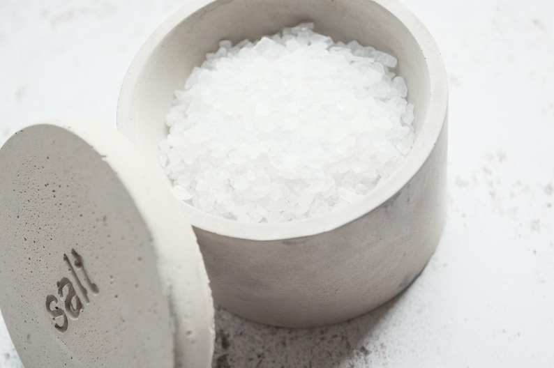 Concrete Salt and Pepper Pinch Pot Set, perfect for a minimal modern kitchen. Salt and pepper pot set in concrete. Salt cellar with lid image 9