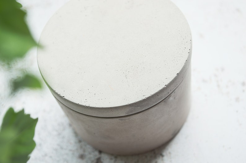 Concrete Salt and Pepper Pinch Pot Set, perfect for a minimal modern kitchen. New home gift Plain Pot and Lid