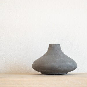 Minimal Concrete Bud Vases, simple dried flower vases, available in two styles and several colours, perfect as a housewarming gift EDVS1 Dark Grey Concrete