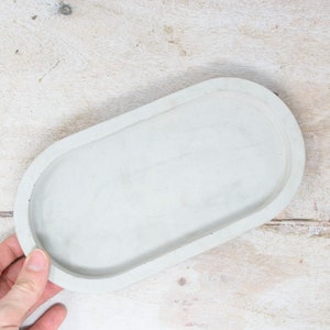 Oval concrete tray, handmade tray perfect storage for trinkets, candles or keys and a great present image 4