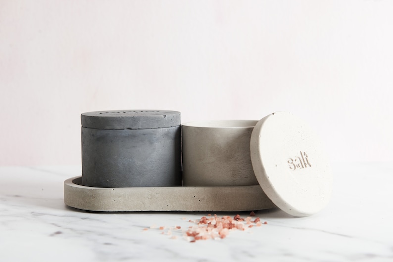 Concrete Salt and Pepper Pinch Pot Set, perfect for a minimal modern kitchen. Salt and pepper pot set in concrete. Salt cellar with lid image 2