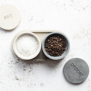 Concrete Salt and Pepper Pinch Pot Set, perfect for a minimal modern kitchen. Salt and pepper pot set in concrete. Salt cellar with lid image 5