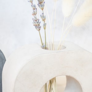 Minimalist round Concrete Vase, handmade Concrete vase, perfect for dried flowers image 6