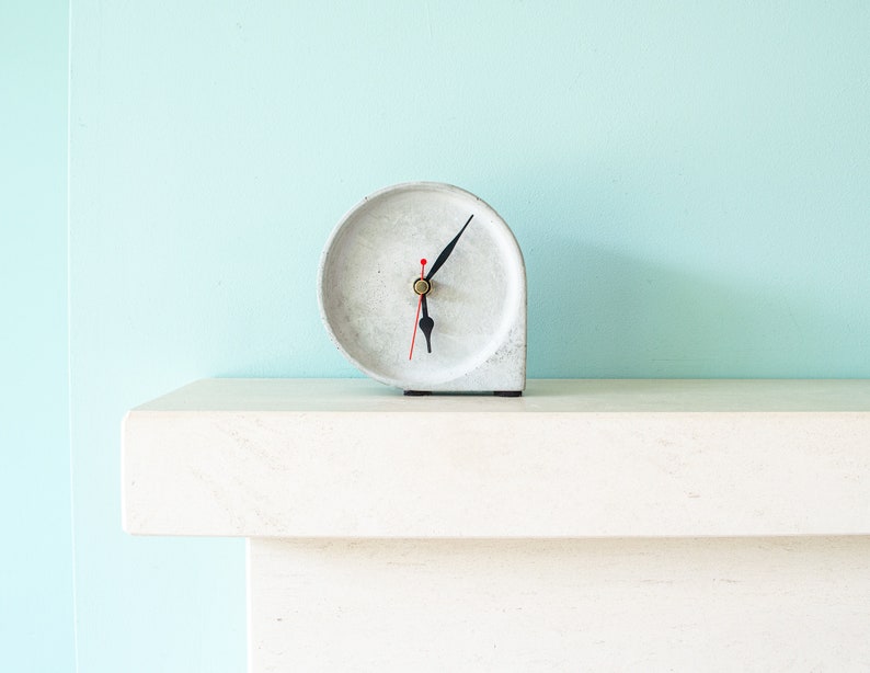 Round minimal concrete clock, modern desk clock, perfect for the office or mantlepiece image 5