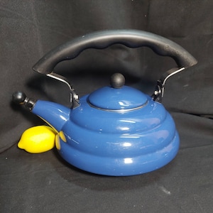 Vintage Le Creuset Blue Enamel Beehive 2 Liter Kettle