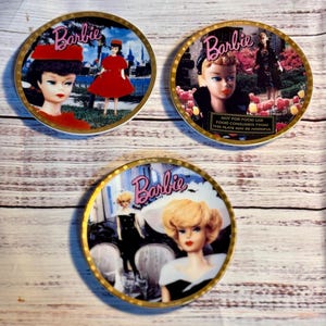 3 Vintage Barbie Mini Plates With Stand Enesco Red Flare & Roman Holiday, set pf three collector plates new old stock
