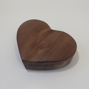Trinket Box, Jewelry Box, Heart Box, Personalized Trinket Box, Anniversary Gift for Her, Wood Personalized Box, Gift of Love