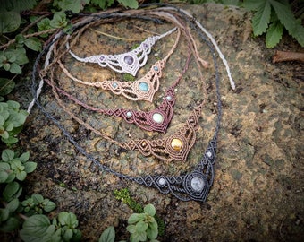 Personalisierbare Choker Makramee Halsetten mit Edelstein und Edelsteinperlen (Aventurin, Moosachat, Amethyst, Bergkristall und Tigerauge)