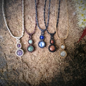 Personalisierbare Edelstein und Edelsteinperle Makramé Anhänger Halsketten (Aventurin, Amethyst, Bergkristall, Disthen, Jaspis)