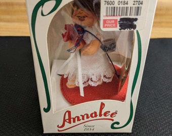 Vtg. Annalee 3" bride doll in box, 1998.