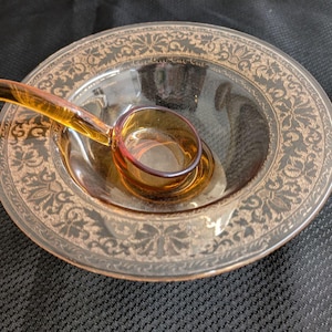Vtg depression or etched pattern glass footed bow amber with spoon