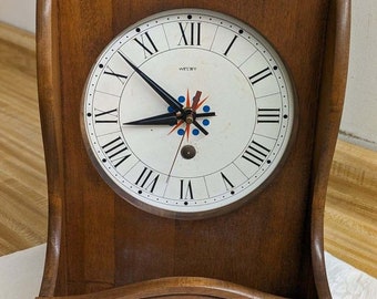 Vtg. Welby maple wood wall clock. Battery operated/planter.